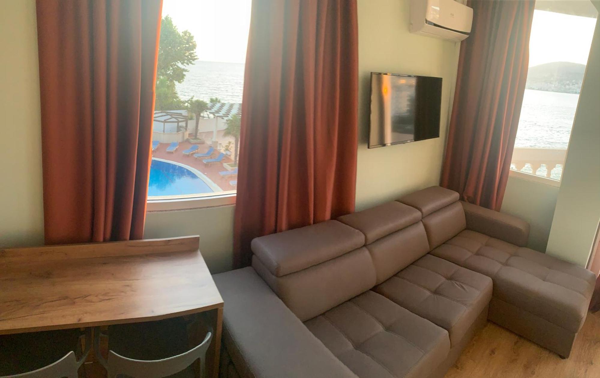 Hotel Dodona Sarandë Exterior foto