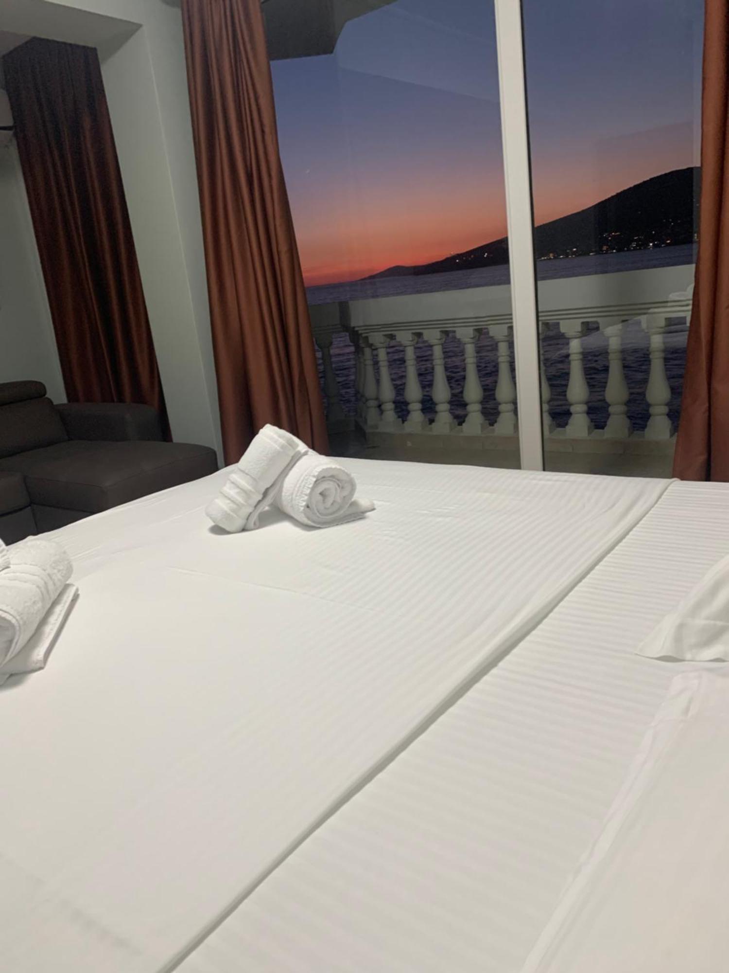 Hotel Dodona Sarandë Exterior foto