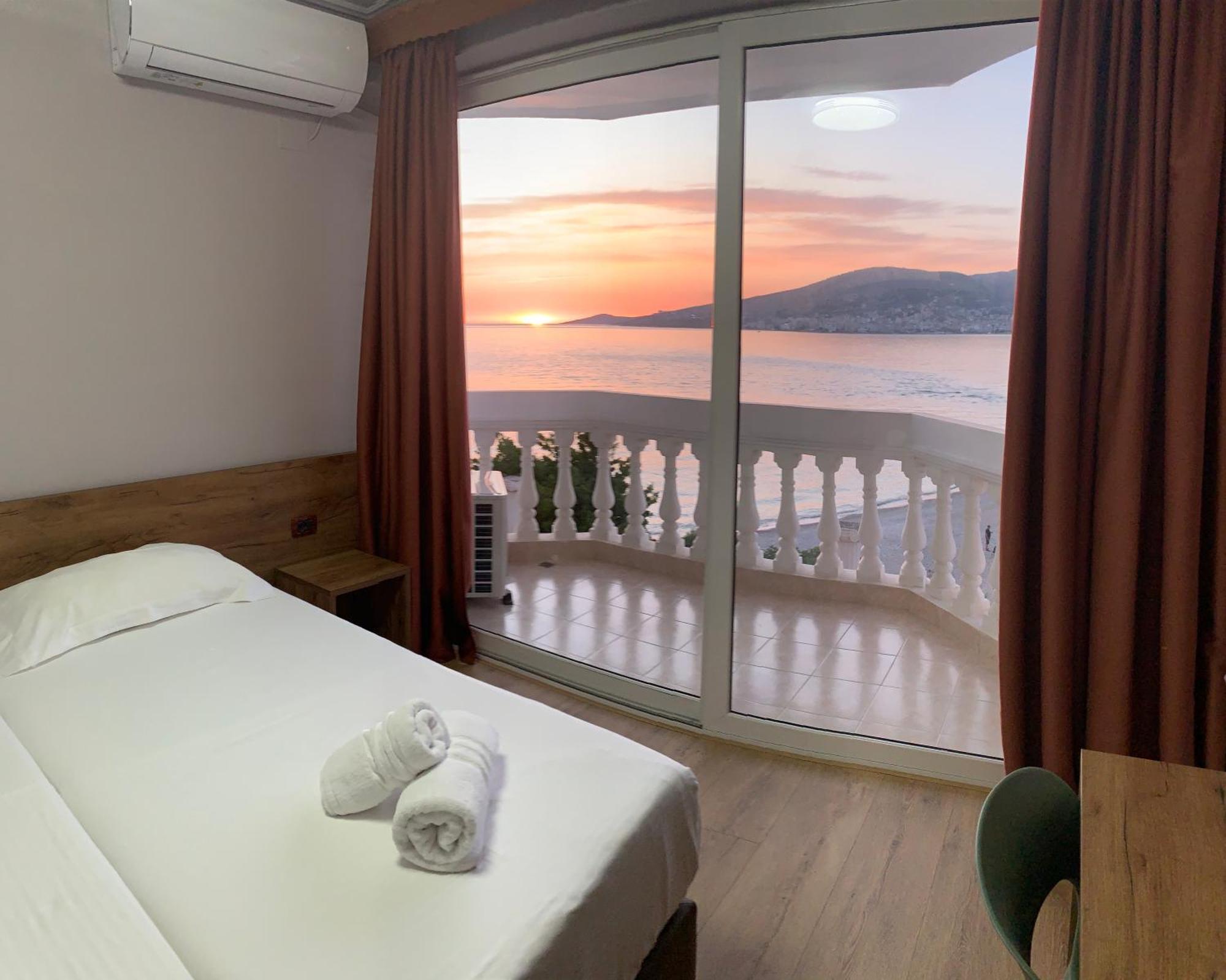 Hotel Dodona Sarandë Exterior foto