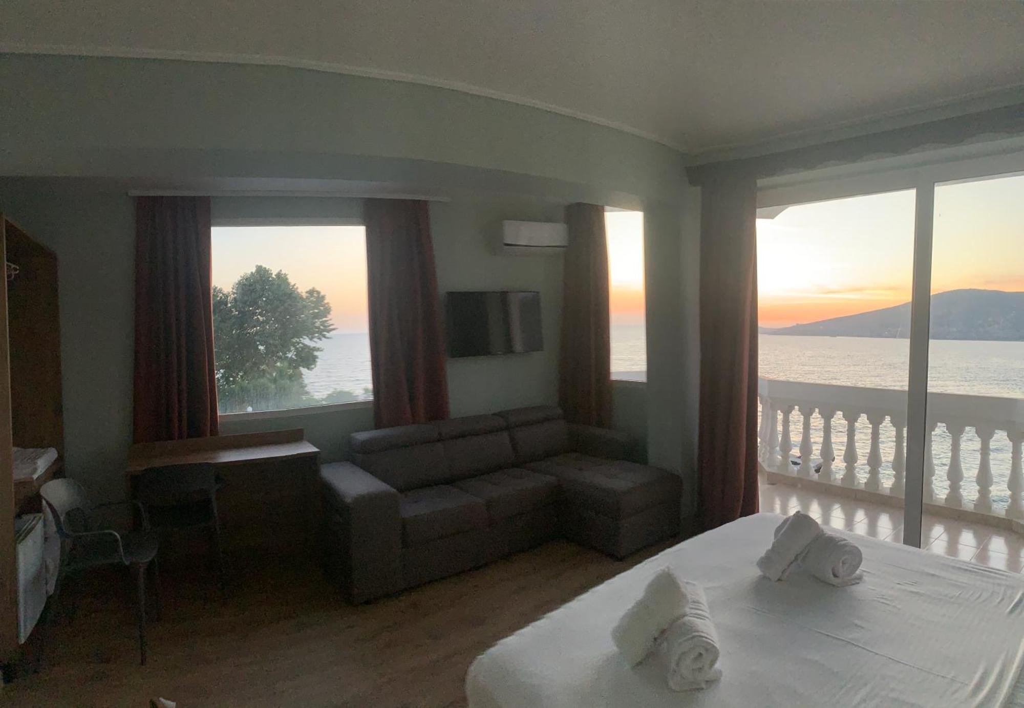 Hotel Dodona Sarandë Exterior foto