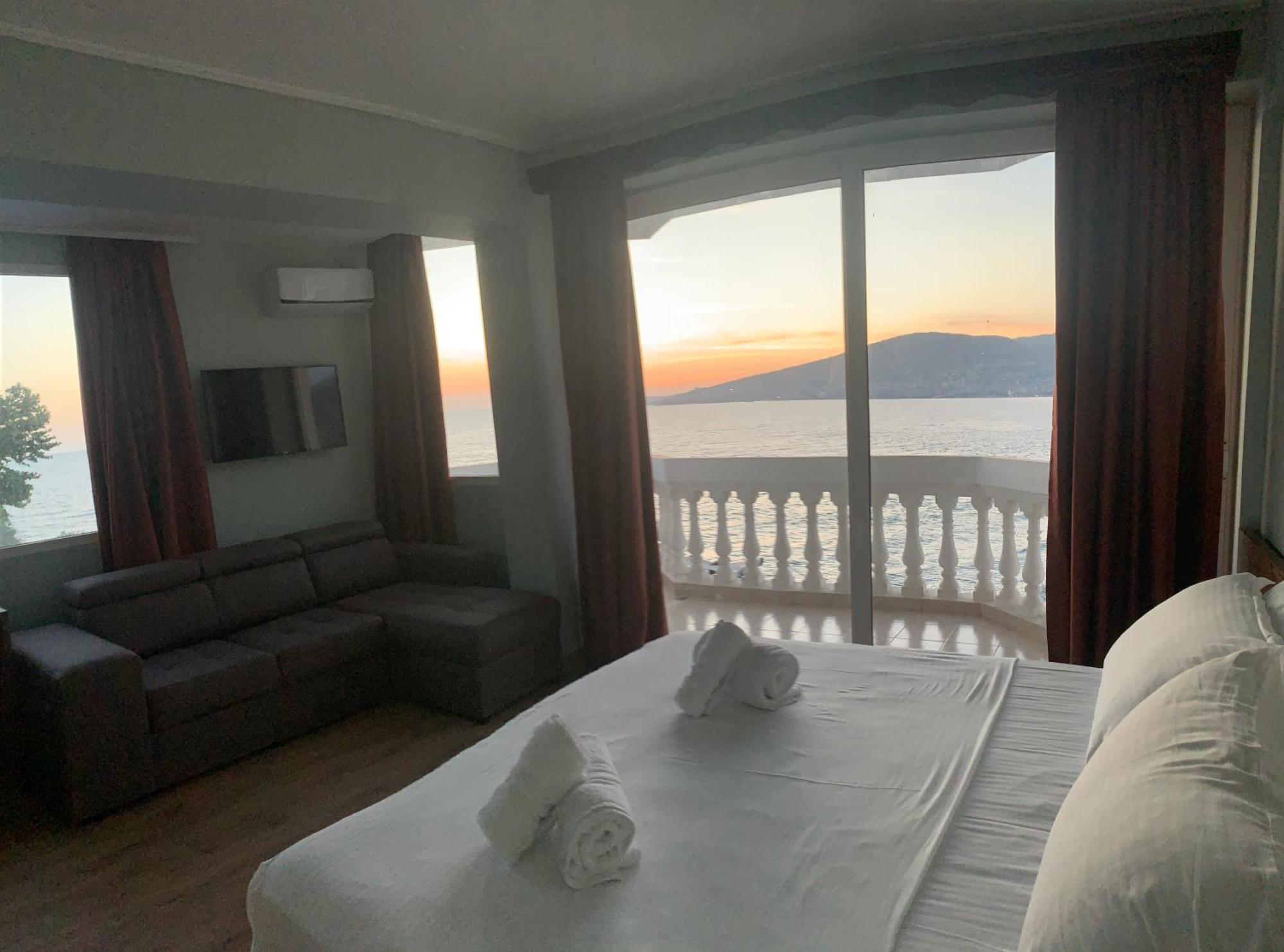 Hotel Dodona Sarandë Exterior foto